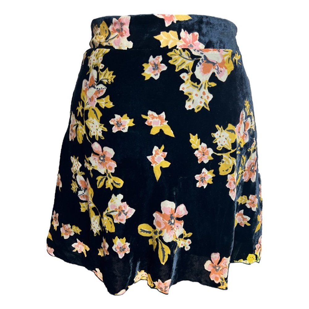 Short black velvet devore floral skirt